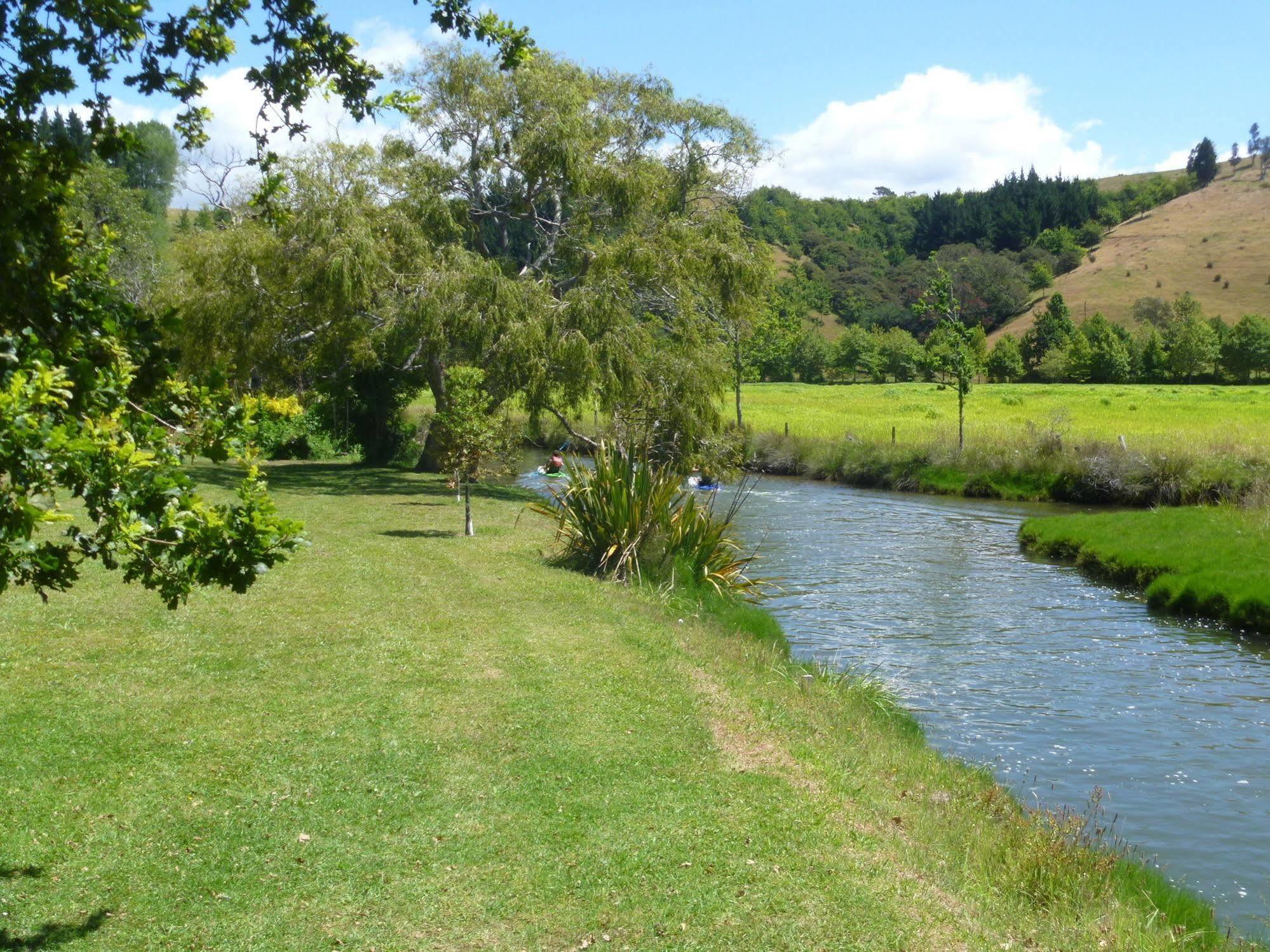 At Parkland Place B&B Whitianga Extérieur photo