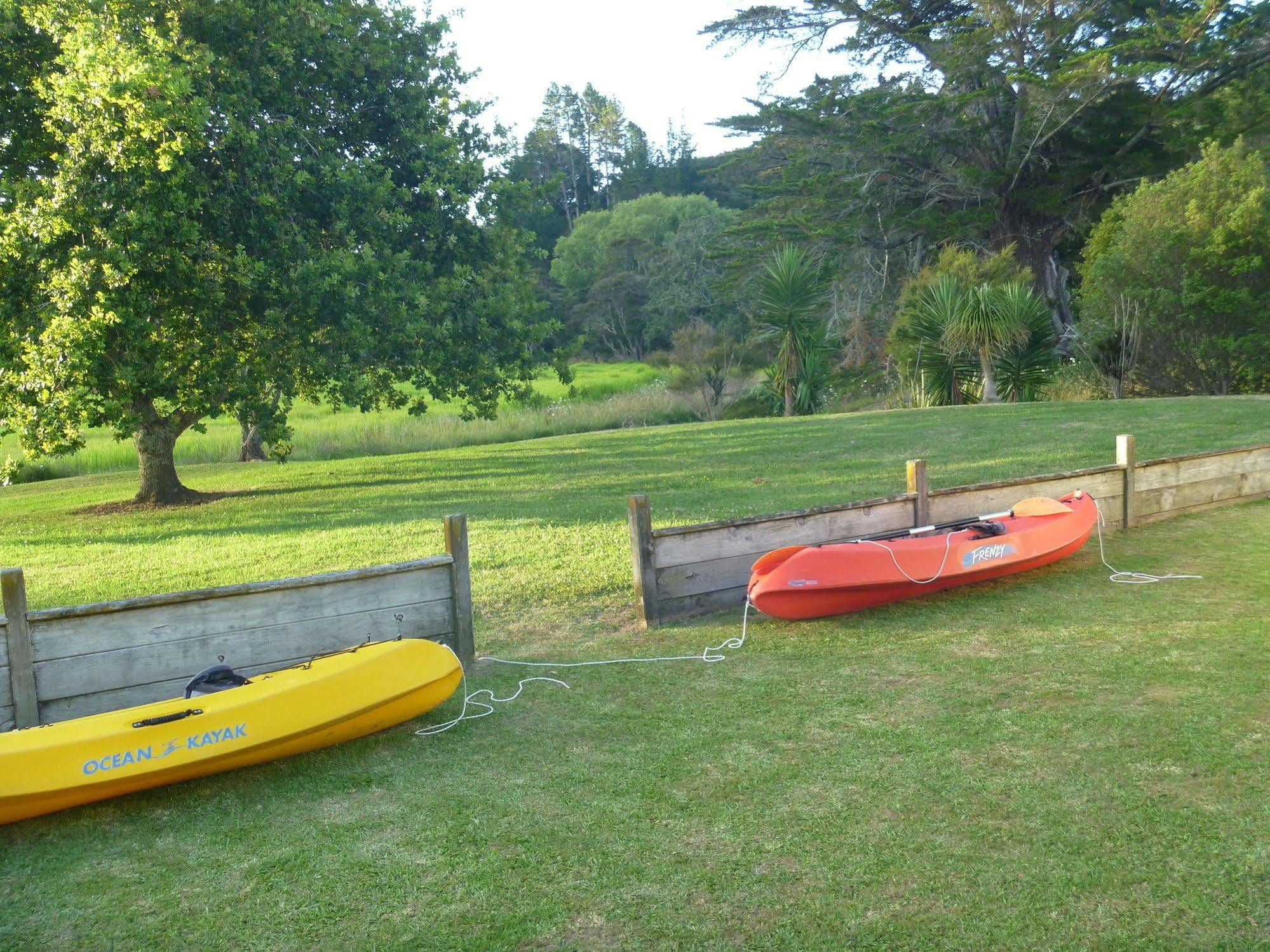 At Parkland Place B&B Whitianga Extérieur photo